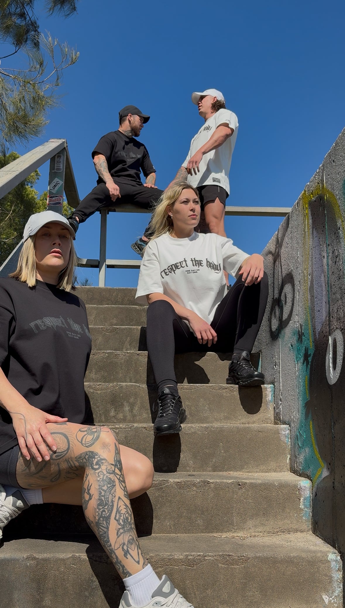 RESPECT THE BODY Vintage drop T-Shirt  BLACK