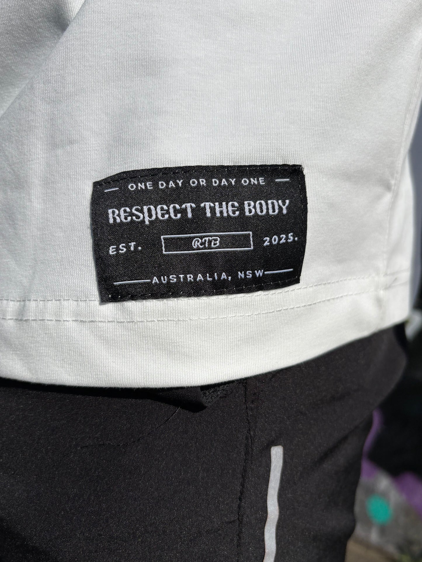 RESPECT THE BODY Lux T-Shirt WHITE