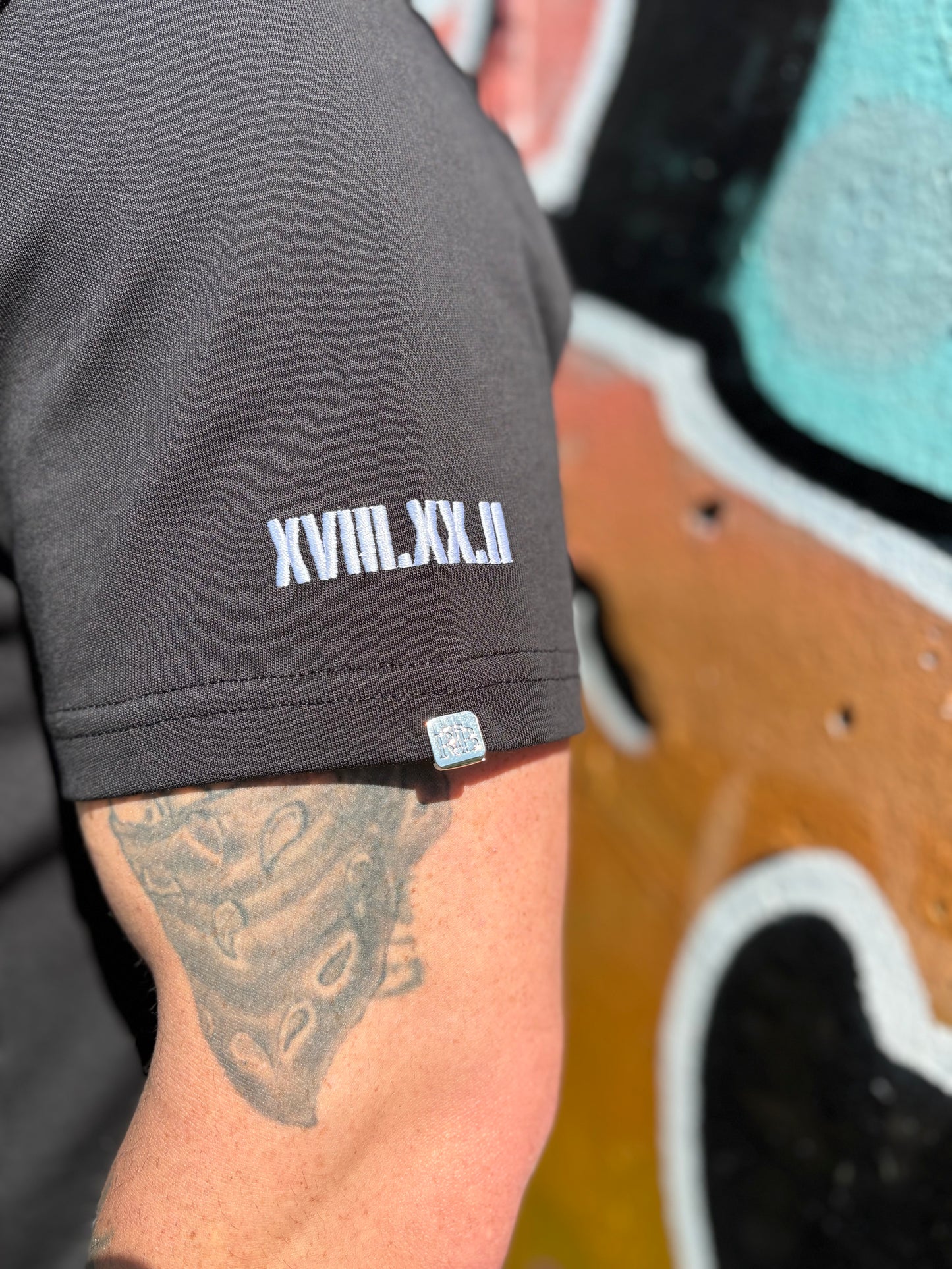 RESPECT THE BODY Roman T-Shirt BLACK