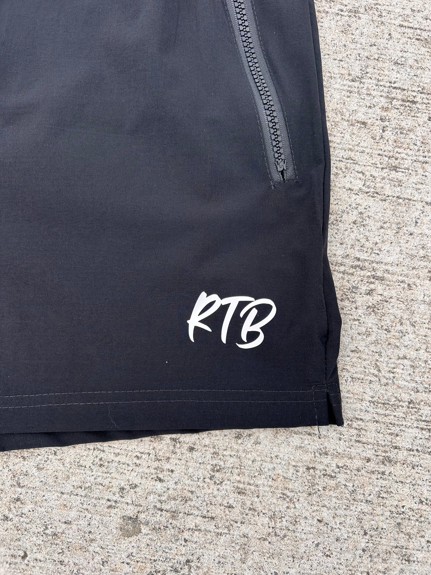 RTB signature Men’s Shorts - Black