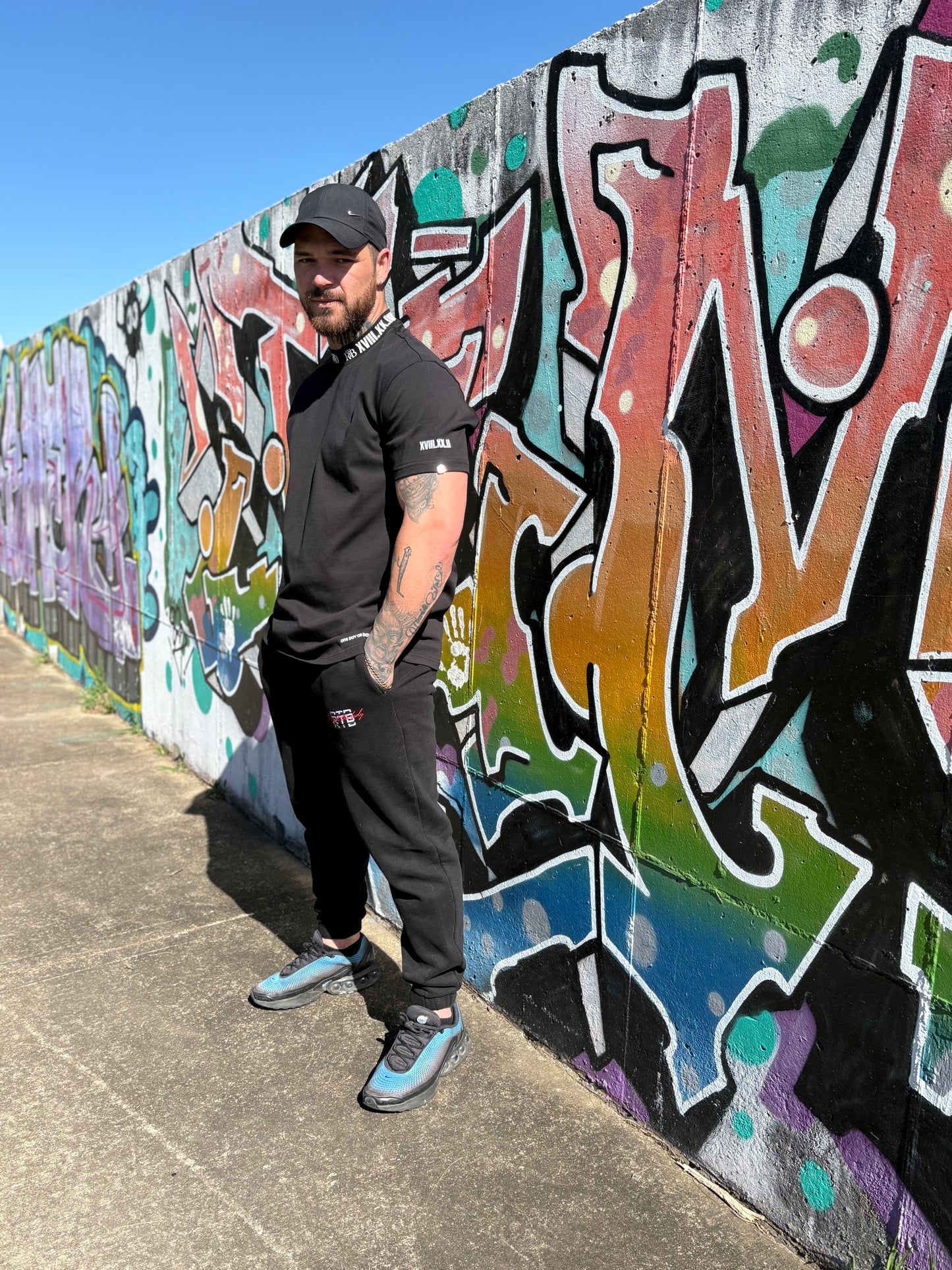 RESPECT THE BODY Roman T-Shirt BLACK